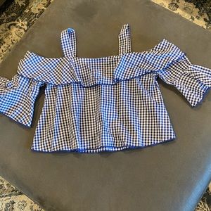 Cold shoulder crop top